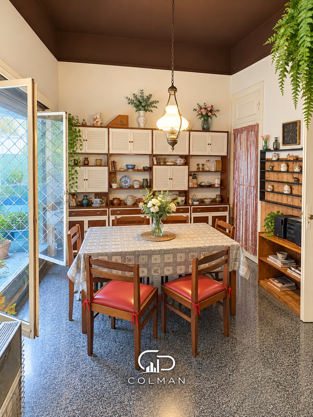 Casa de época en Bulevar España y Bulevar Artigas, 3 dormitorios, 245 m²