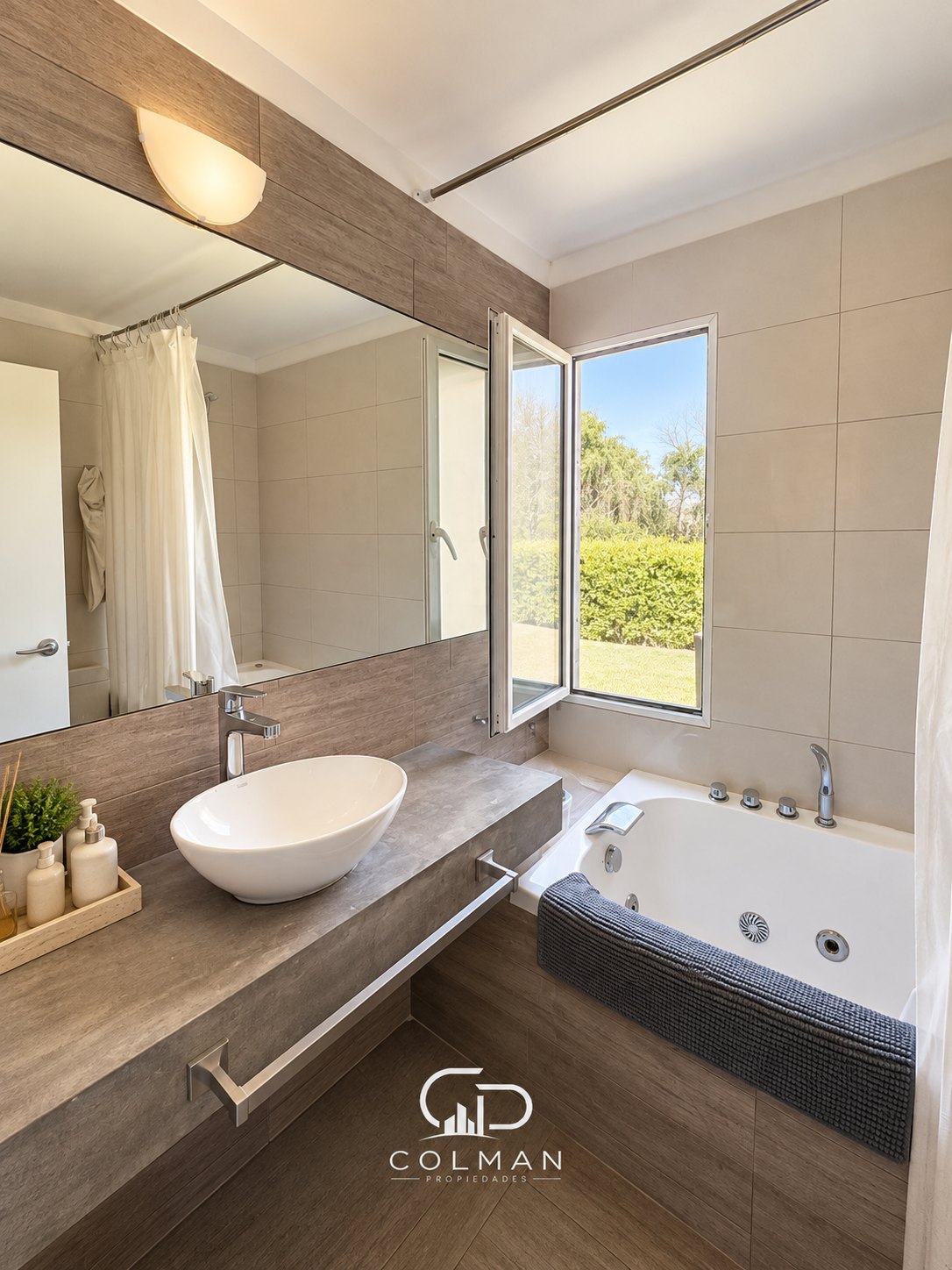 Casa en Barrio La Tahona, 3 dormitorios, 200 m² sobre terreno de 1.300 m²