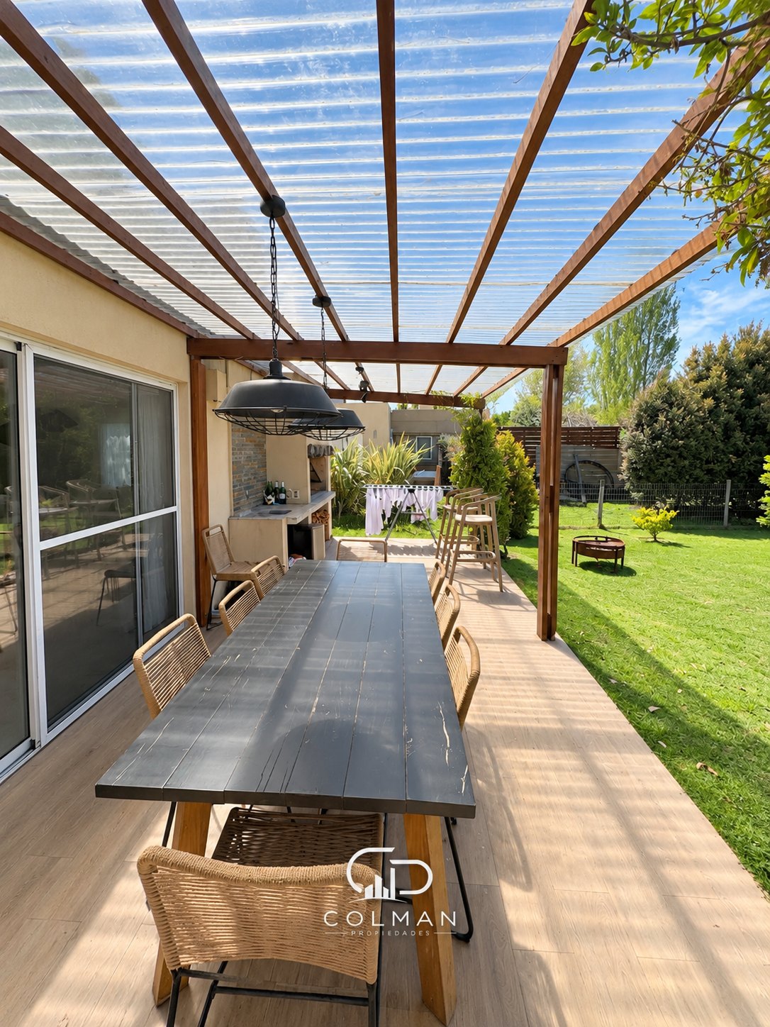 Casa en Barrio La Tahona, 3 dormitorios, 200 m² sobre terreno de 1.300 m²